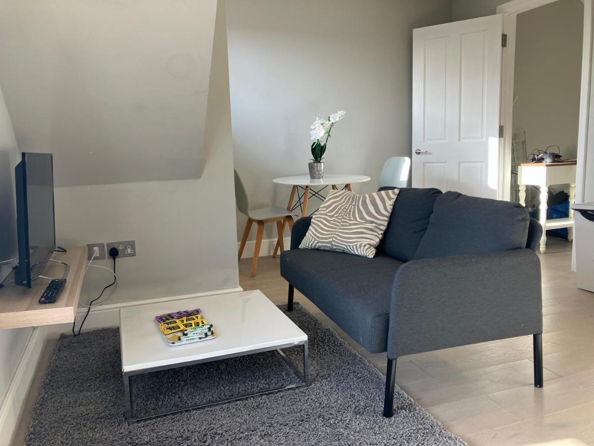 Stylish 1 Bed Flat With Private Terrace In Wimbledon - 3 The Queens Londres Exterior foto